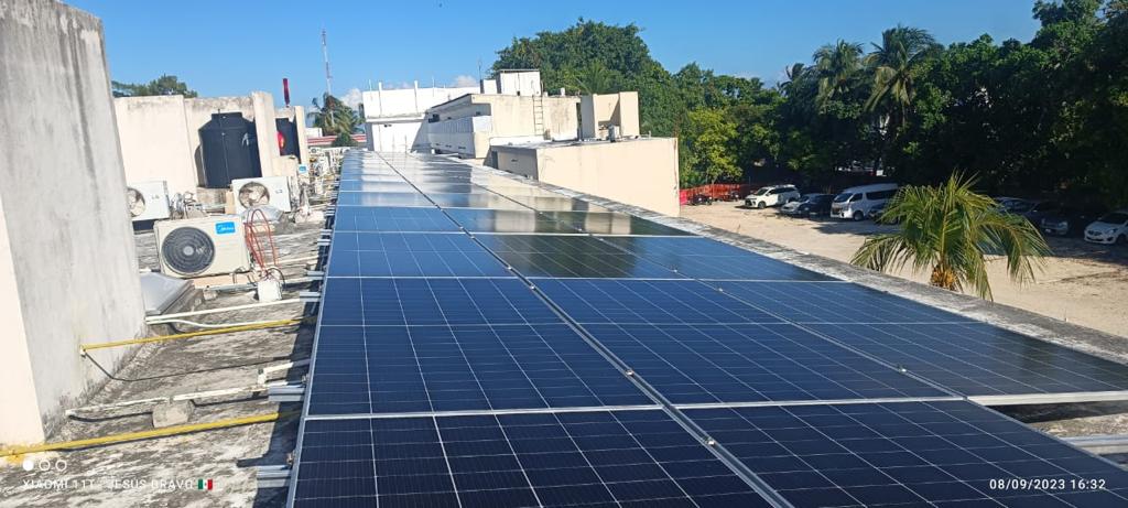 Sistema en Azotea de energía solar por Eurolatina Energy