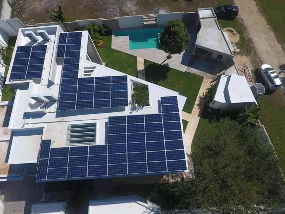 Centro Comercial de energía solar por Eurolatina Energy