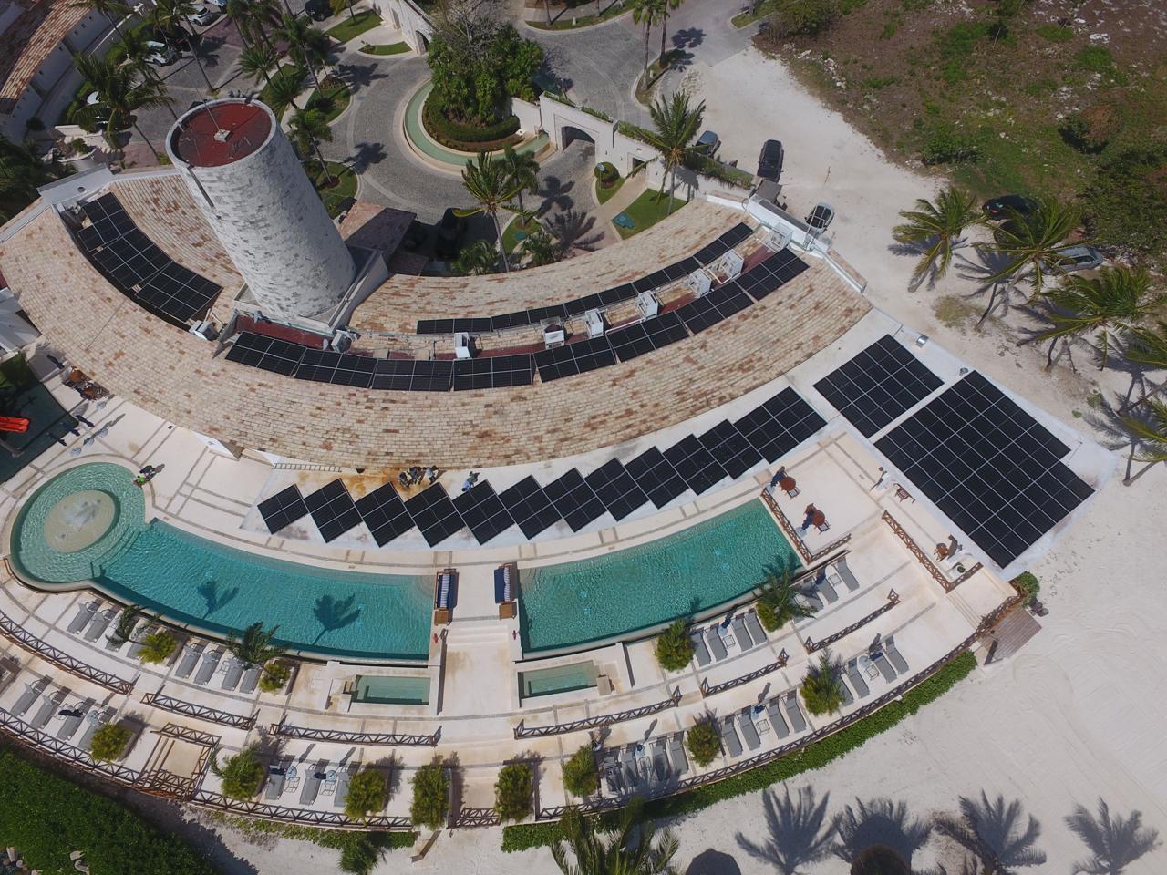 Casa Club Puerto Cancún - Vista aérea de paneles solares por Eurolatina Energy
